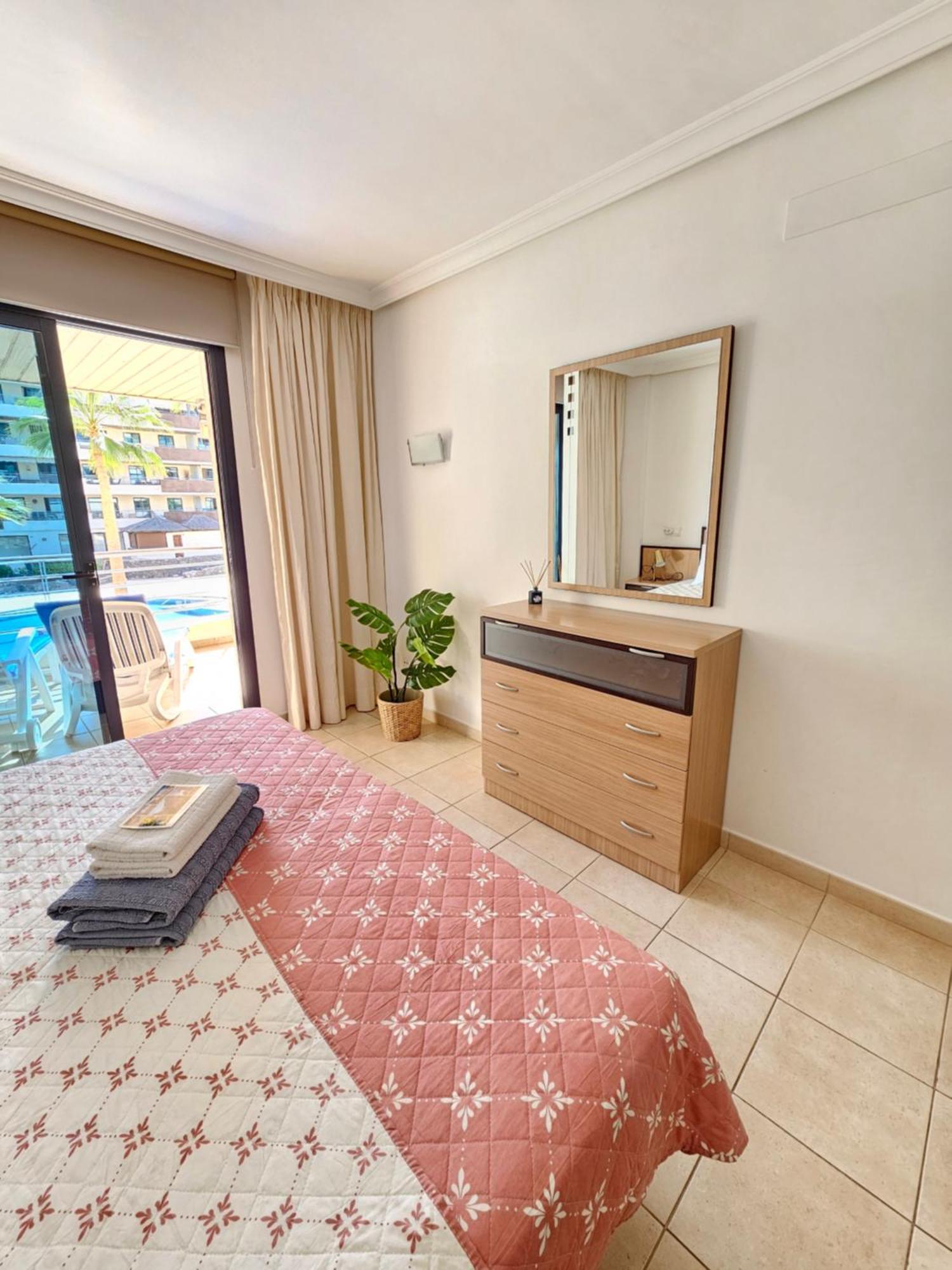 Ocean Breeze Lägenhet Puerto de Santiago  Exteriör bild